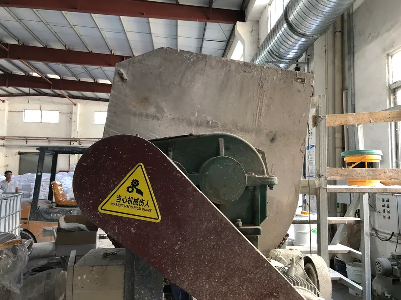 Kneader for paste-type putty and filler production