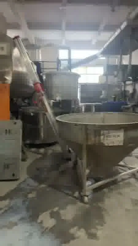 Material inside the silo drum during transfer